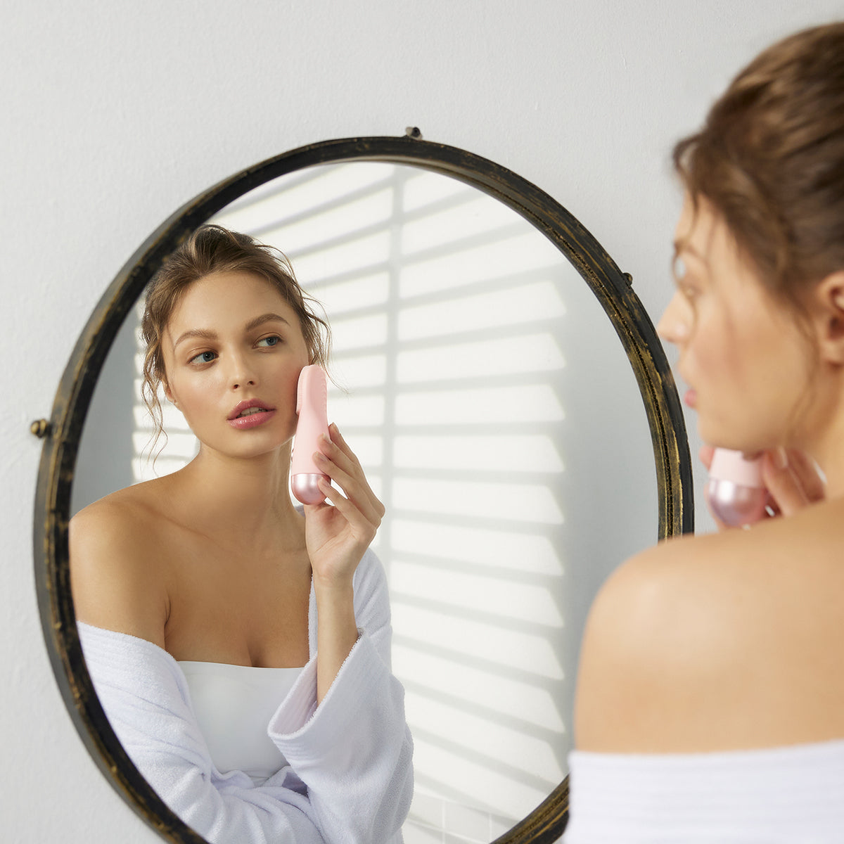 Vibrating Facial Brush